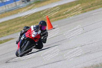 media/Apr-23-2022-Fastrack Riders (Sat) [[cb2d6ae73d]]/LEVEL 4/1PM TURN 6 OUTSIDE/